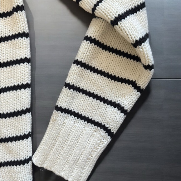 Aero Aeropostale Striped Black White Oversized Crew Pullover Sweater Women M - Picture 4 of 9